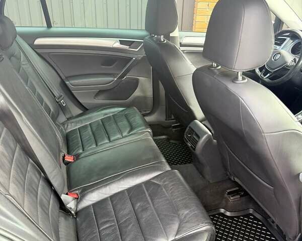 Чорний Фольксваген e-Golf, об'ємом двигуна 0 л та пробігом 110 тис. км за 11000 $, фото 26 на Automoto.ua