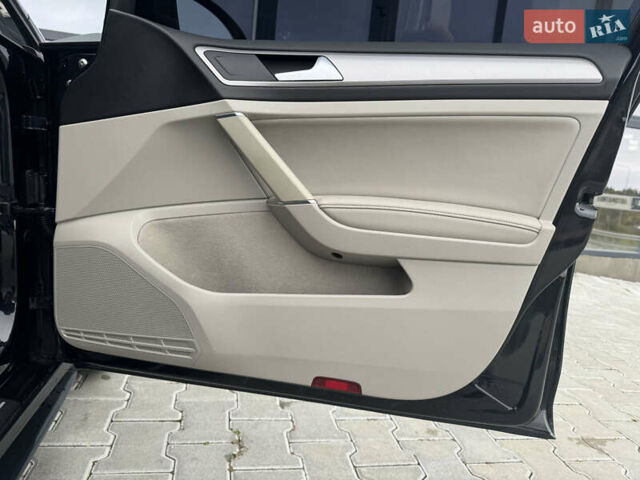 Черный Фольксваген e-Golf, объемом двигателя 0 л и пробегом 136 тыс. км за 9299 $, фото 55 на Automoto.ua