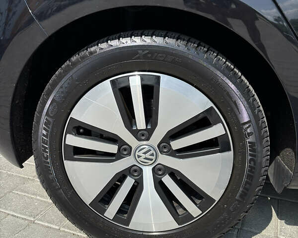 Черный Фольксваген e-Golf, объемом двигателя 0 л и пробегом 143 тыс. км за 11000 $, фото 29 на Automoto.ua