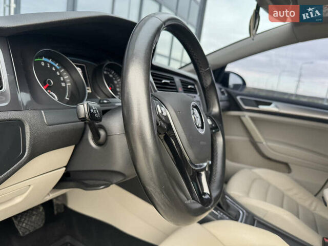 Черный Фольксваген e-Golf, объемом двигателя 0 л и пробегом 136 тыс. км за 9299 $, фото 48 на Automoto.ua