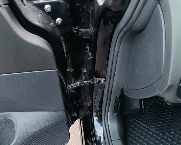 Чорний Фольксваген e-Golf, об'ємом двигуна 0 л та пробігом 120 тис. км за 7750 $, фото 35 на Automoto.ua