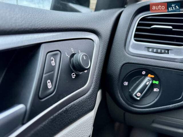 Черный Фольксваген e-Golf, объемом двигателя 0 л и пробегом 141 тыс. км за 9200 $, фото 12 на Automoto.ua