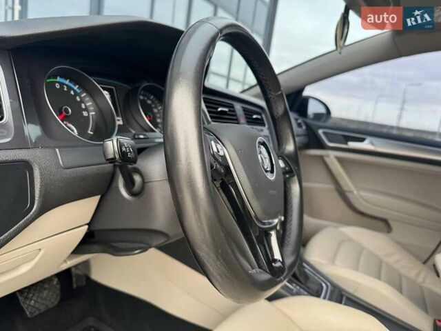 Чорний Фольксваген e-Golf, об'ємом двигуна 0 л та пробігом 136 тис. км за 9999 $, фото 49 на Automoto.ua