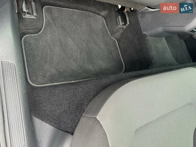 Чорний Фольксваген e-Golf, об'ємом двигуна 0 л та пробігом 129 тис. км за 8999 $, фото 53 на Automoto.ua