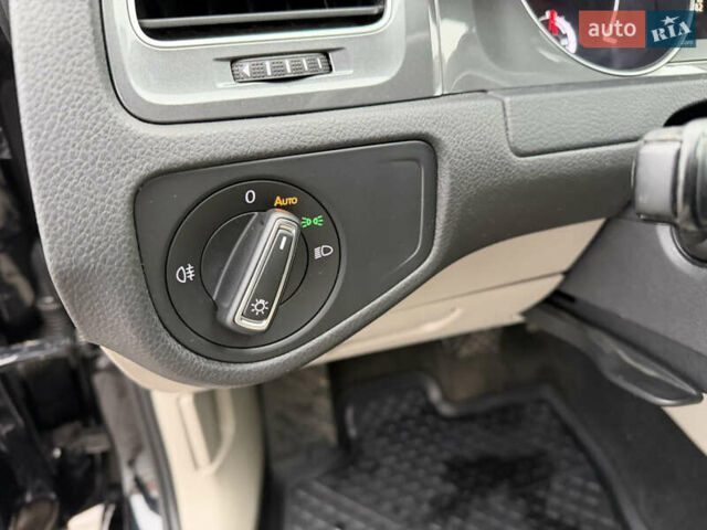 Черный Фольксваген e-Golf, объемом двигателя 0 л и пробегом 168 тыс. км за 8550 $, фото 13 на Automoto.ua