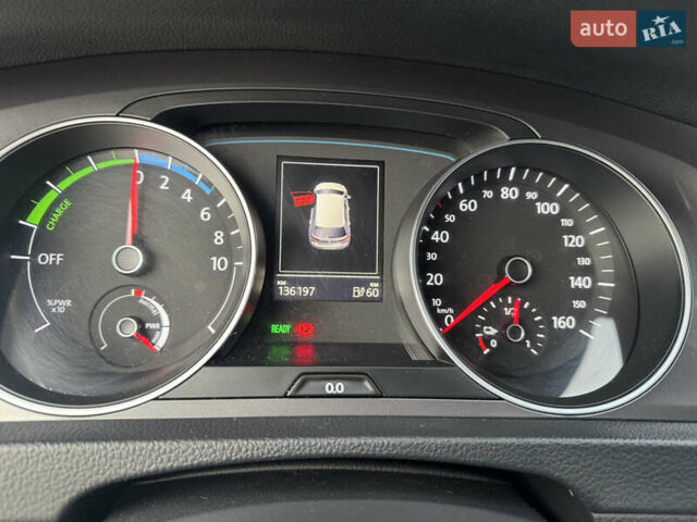 Черный Фольксваген e-Golf, объемом двигателя 0 л и пробегом 136 тыс. км за 9299 $, фото 65 на Automoto.ua