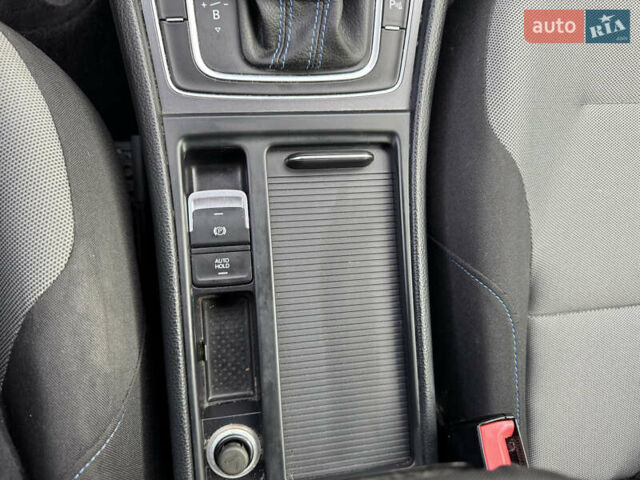 Чорний Фольксваген e-Golf, об'ємом двигуна 0 л та пробігом 129 тис. км за 8999 $, фото 70 на Automoto.ua