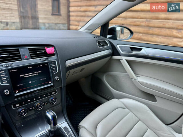 Черный Фольксваген e-Golf, объемом двигателя 0 л и пробегом 141 тыс. км за 9200 $, фото 14 на Automoto.ua