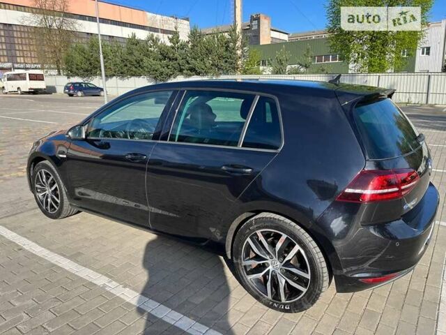 Черный Фольксваген e-Golf, объемом двигателя 0 л и пробегом 97 тыс. км за 12000 $, фото 7 на Automoto.ua