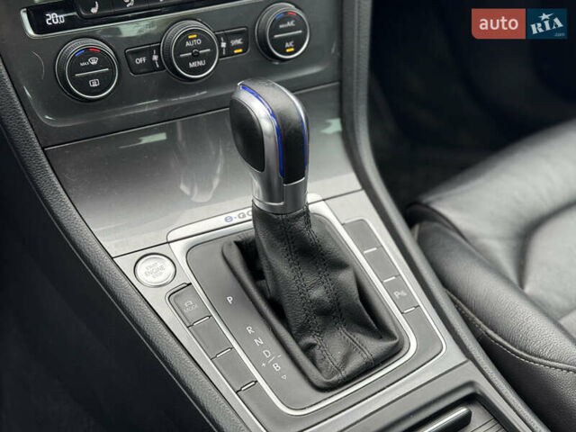 Черный Фольксваген e-Golf, объемом двигателя 0 л и пробегом 161 тыс. км за 9500 $, фото 26 на Automoto.ua