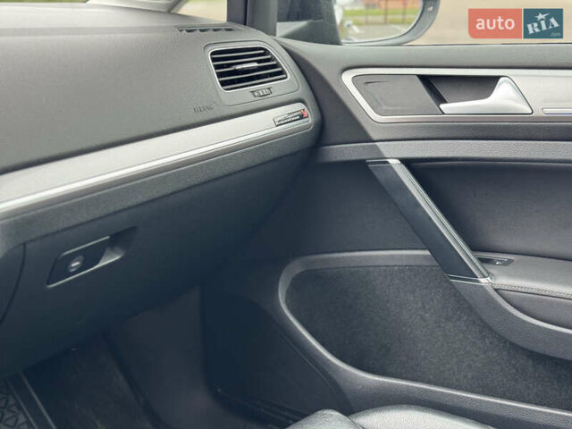 Черный Фольксваген e-Golf, объемом двигателя 0 л и пробегом 161 тыс. км за 9500 $, фото 28 на Automoto.ua