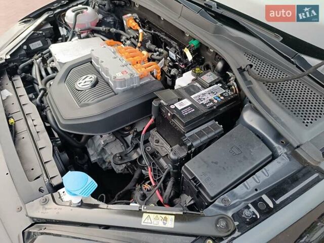 Чорний Фольксваген e-Golf, об'ємом двигуна 0 л та пробігом 120 тис. км за 7750 $, фото 72 на Automoto.ua