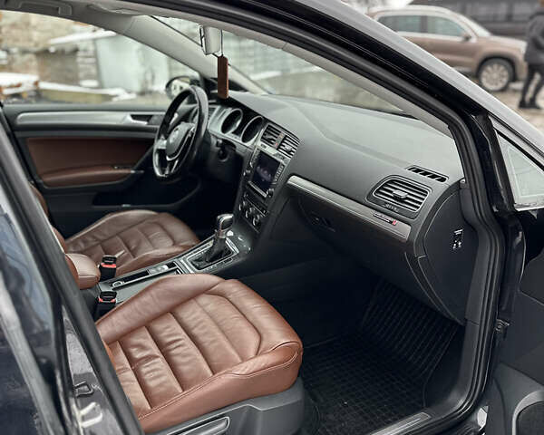 Черный Фольксваген e-Golf, объемом двигателя 0 л и пробегом 125 тыс. км за 8900 $, фото 13 на Automoto.ua