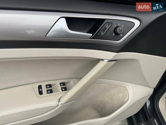 Чорний Фольксваген e-Golf, об'ємом двигуна 0 л та пробігом 136 тис. км за 9999 $, фото 46 на Automoto.ua