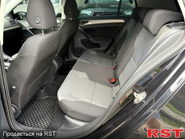 Чорний Фольксваген e-Golf, об'ємом двигуна 0 л та пробігом 130 тис. км за 8300 $, фото 7 на Automoto.ua