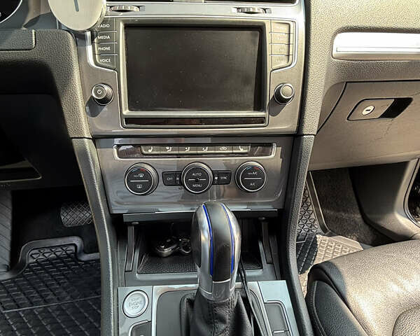 Черный Фольксваген e-Golf, объемом двигателя 0 л и пробегом 143 тыс. км за 11000 $, фото 22 на Automoto.ua