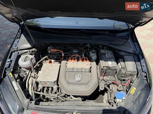 Чорний Фольксваген e-Golf, об'ємом двигуна 0 л та пробігом 98 тис. км за 12499 $, фото 20 на Automoto.ua