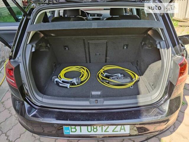 Черный Фольксваген e-Golf, объемом двигателя 0 л и пробегом 137 тыс. км за 9999 $, фото 12 на Automoto.ua