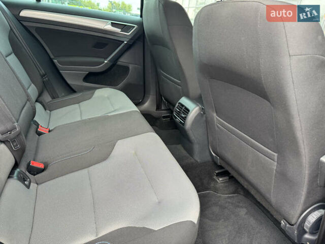 Чорний Фольксваген e-Golf, об'ємом двигуна 0 л та пробігом 129 тис. км за 8999 $, фото 61 на Automoto.ua