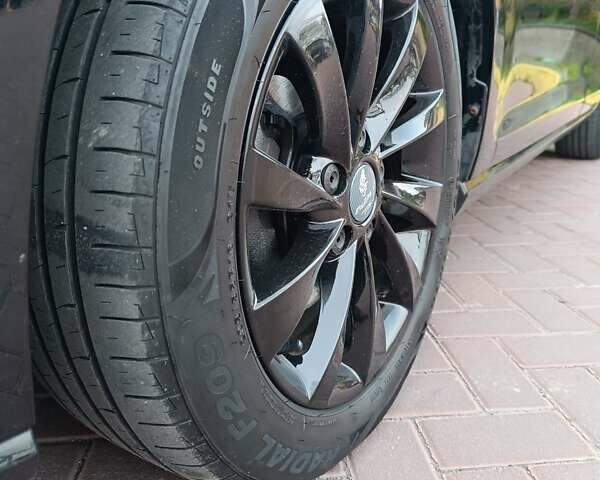 Чорний Фольксваген e-Golf, об'ємом двигуна 0 л та пробігом 120 тис. км за 7750 $, фото 15 на Automoto.ua