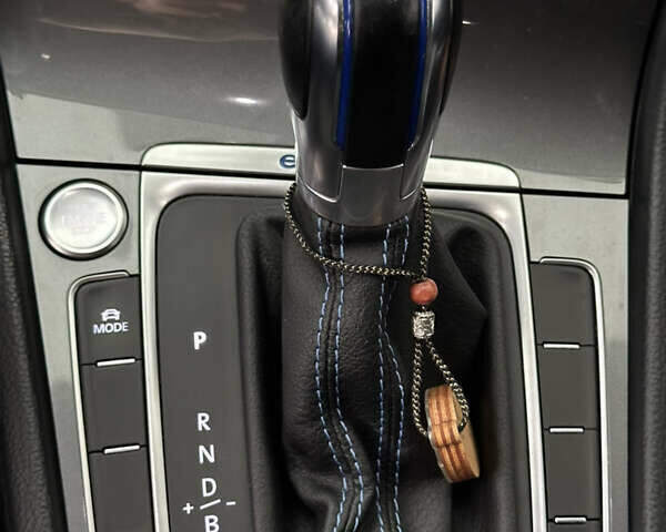 Чорний Фольксваген e-Golf, об'ємом двигуна 0 л та пробігом 122 тис. км за 9400 $, фото 13 на Automoto.ua