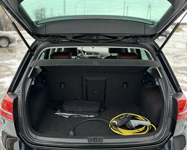 Черный Фольксваген e-Golf, объемом двигателя 0 л и пробегом 125 тыс. км за 8900 $, фото 22 на Automoto.ua