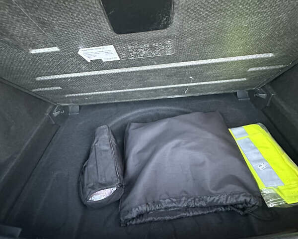 Черный Фольксваген e-Golf, объемом двигателя 0 л и пробегом 112 тыс. км за 8800 $, фото 10 на Automoto.ua