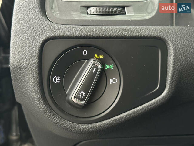 Чорний Фольксваген e-Golf, об'ємом двигуна 0 л та пробігом 122 тис. км за 9400 $, фото 23 на Automoto.ua