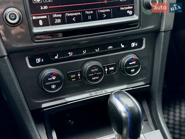 Черный Фольксваген e-Golf, объемом двигателя 0 л и пробегом 130 тыс. км за 8300 $, фото 12 на Automoto.ua