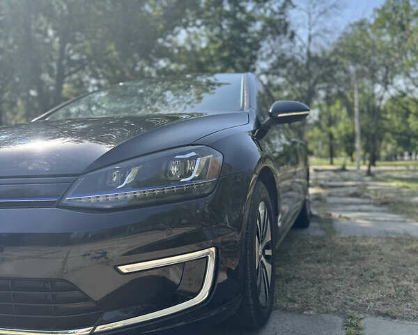 Черный Фольксваген e-Golf, объемом двигателя 0 л и пробегом 89 тыс. км за 10000 $, фото 13 на Automoto.ua