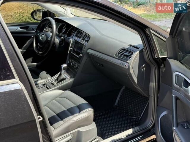 Чорний Фольксваген e-Golf, об'ємом двигуна 0 л та пробігом 98 тис. км за 12499 $, фото 12 на Automoto.ua