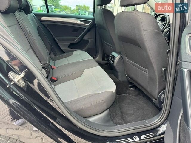 Черный Фольксваген e-Golf, объемом двигателя 0 л и пробегом 122 тыс. км за 7999 $, фото 49 на Automoto.ua