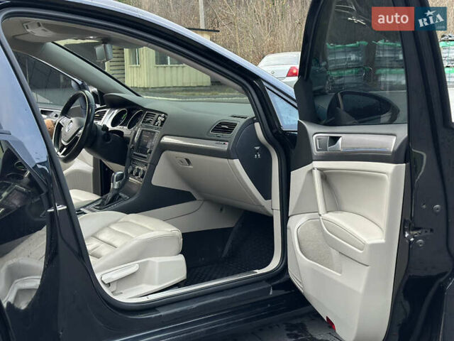 Черный Фольксваген e-Golf, объемом двигателя 0 л и пробегом 136 тыс. км за 9299 $, фото 9 на Automoto.ua