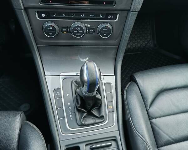 Чорний Фольксваген e-Golf, об'ємом двигуна 0 л та пробігом 120 тис. км за 7750 $, фото 64 на Automoto.ua