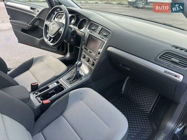 Черный Фольксваген e-Golf, объемом двигателя 0 л и пробегом 145 тыс. км за 8499 $, фото 10 на Automoto.ua