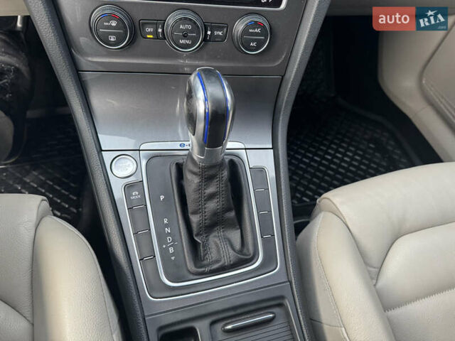 Черный Фольксваген e-Golf, объемом двигателя 0 л и пробегом 136 тыс. км за 9299 $, фото 67 на Automoto.ua