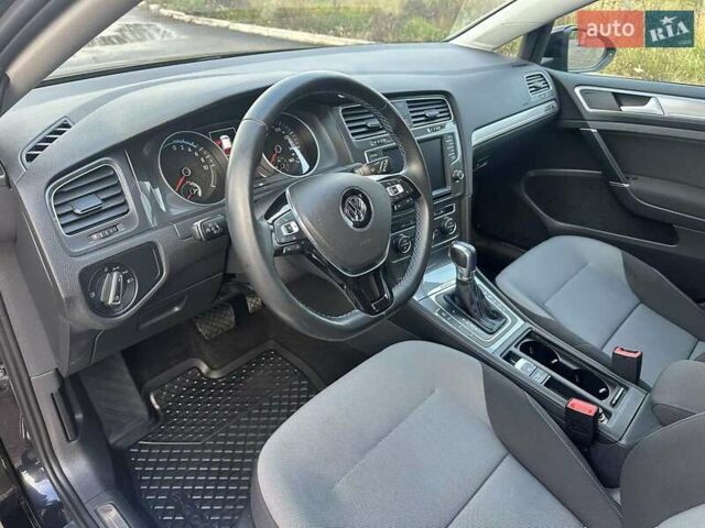 Черный Фольксваген e-Golf, объемом двигателя 0 л и пробегом 145 тыс. км за 8499 $, фото 5 на Automoto.ua