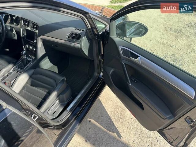 Черный Фольксваген e-Golf, объемом двигателя 0 л и пробегом 85 тыс. км за 11200 $, фото 5 на Automoto.ua