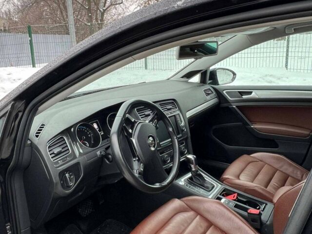 Черный Фольксваген e-Golf, объемом двигателя 0 л и пробегом 118 тыс. км за 9499 $, фото 7 на Automoto.ua