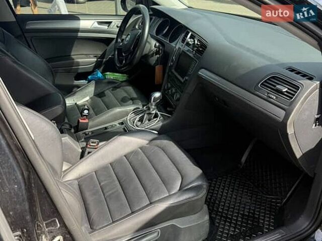 Черный Фольксваген e-Golf, объемом двигателя 0 л и пробегом 161 тыс. км за 9000 $, фото 2 на Automoto.ua