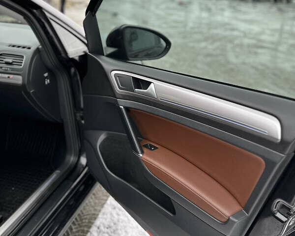 Черный Фольксваген e-Golf, объемом двигателя 0 л и пробегом 125 тыс. км за 8900 $, фото 14 на Automoto.ua