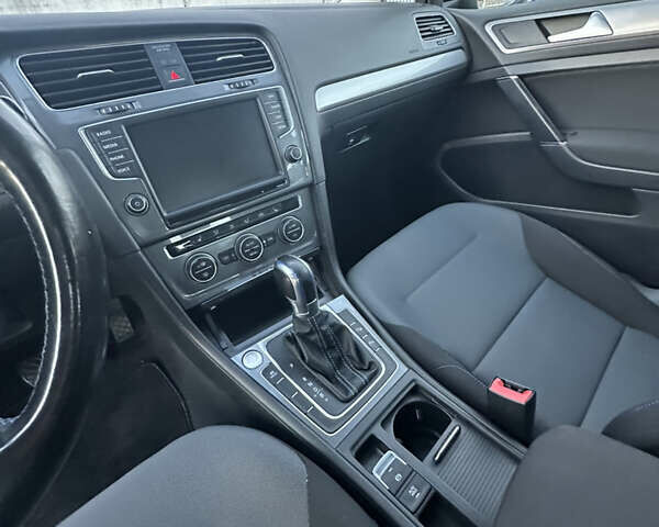 Черный Фольксваген e-Golf, объемом двигателя 0 л и пробегом 112 тыс. км за 8800 $, фото 17 на Automoto.ua