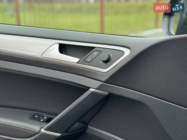 Черный Фольксваген e-Golf, объемом двигателя 0 л и пробегом 161 тыс. км за 9500 $, фото 30 на Automoto.ua