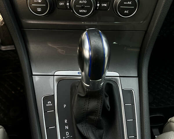 Черный Фольксваген e-Golf, объемом двигателя 0 л и пробегом 167 тыс. км за 8750 $, фото 12 на Automoto.ua