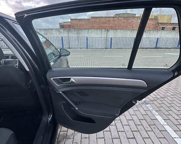 Черный Фольксваген e-Golf, объемом двигателя 0 л и пробегом 112 тыс. км за 8800 $, фото 13 на Automoto.ua