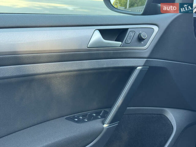 Черный Фольксваген e-Golf, объемом двигателя 0 л и пробегом 89 тыс. км за 8700 $, фото 8 на Automoto.ua