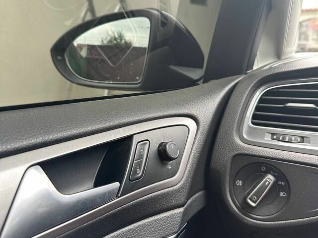 Черный Фольксваген e-Golf, объемом двигателя 0 л и пробегом 160 тыс. км за 8550 $, фото 14 на Automoto.ua