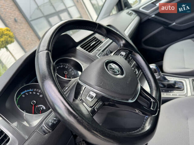 Чорний Фольксваген e-Golf, об'ємом двигуна 0 л та пробігом 129 тис. км за 8999 $, фото 45 на Automoto.ua