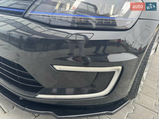 Черный Фольксваген e-Golf, объемом двигателя 0 л и пробегом 136 тыс. км за 9299 $, фото 35 на Automoto.ua