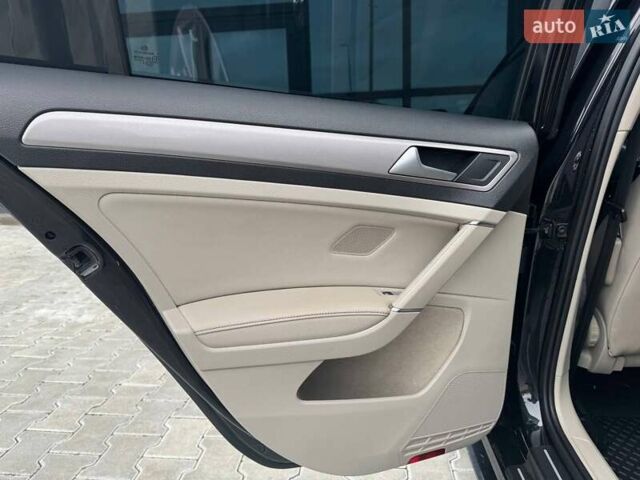 Чорний Фольксваген e-Golf, об'ємом двигуна 0 л та пробігом 136 тис. км за 9999 $, фото 52 на Automoto.ua